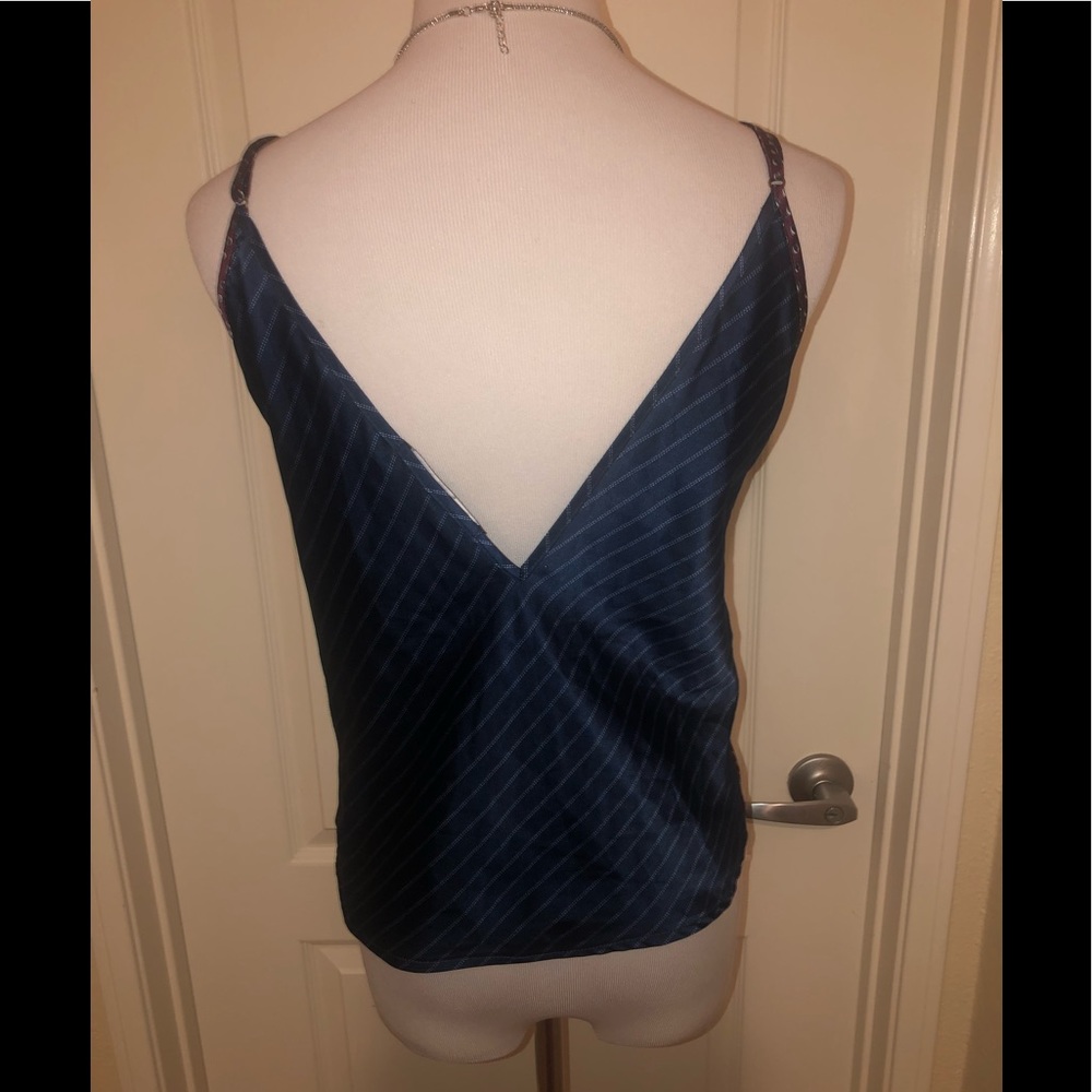 👇🏻$ Markdown to final price.Sam Edelman tank blouse in a navy/burgundy pattern - Picture 3 of 9